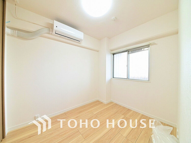 内装 採光もある洋室は、くつろぎのひと時を過ごすのにぴったり