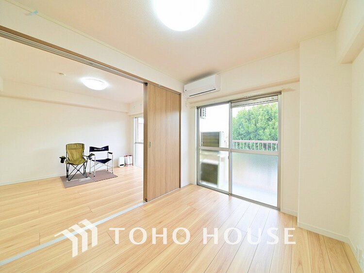 内装 1日の疲れを癒し、心地よく寛げるようゆったりとした広さをしています