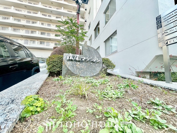 外観 ほんの少しのこだわり。ちょっとした色使いがその家がもつ雰囲気、趣（おもむき）を携え、暮らす家族や訪ねてくる友人・知人に新鮮な香りを運んできます。