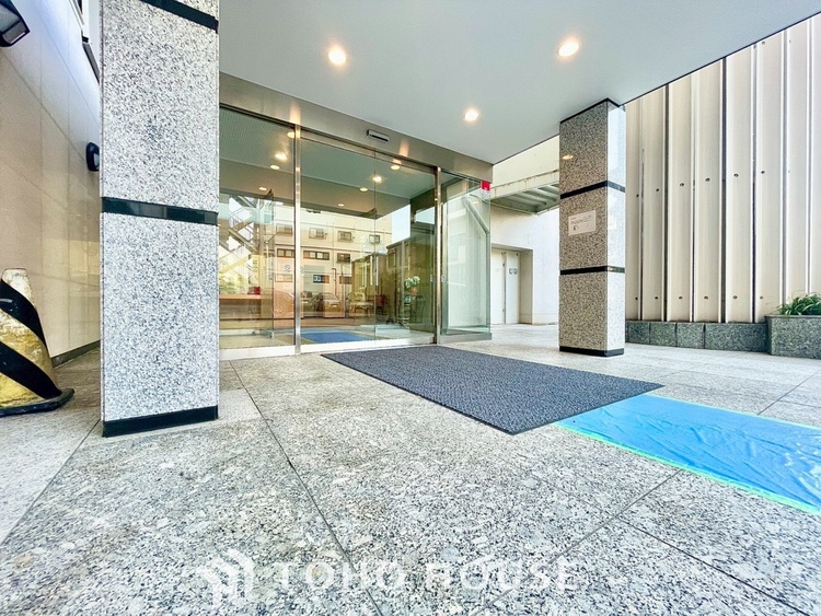 外観 ほんの少しのこだわり。ちょっとした色使いがその家がもつ雰囲気、趣（おもむき）を携え、暮らす家族や訪ねてくる友人・知人に新鮮な香りを運んできます。