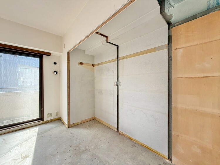 収納 家電やスーツケース、ストック品など何でも片付く嬉しい空間です。