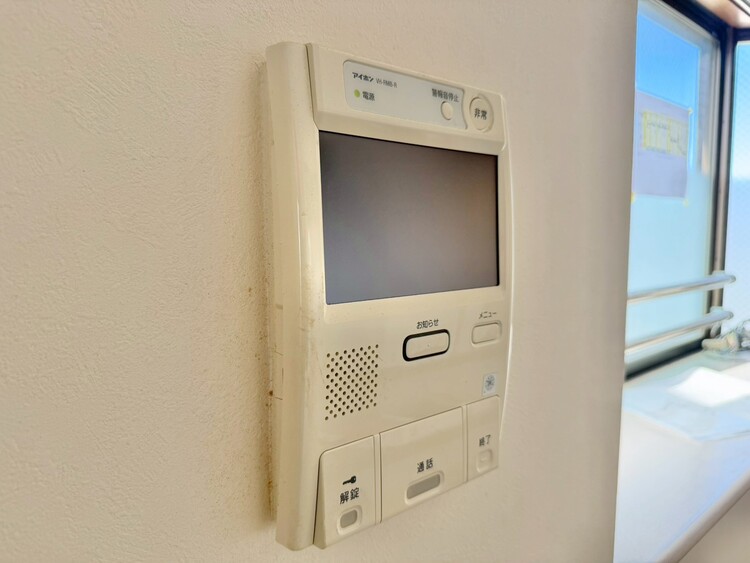 設備 誰が来てもわかる様にモニター付きインターホンを設置。