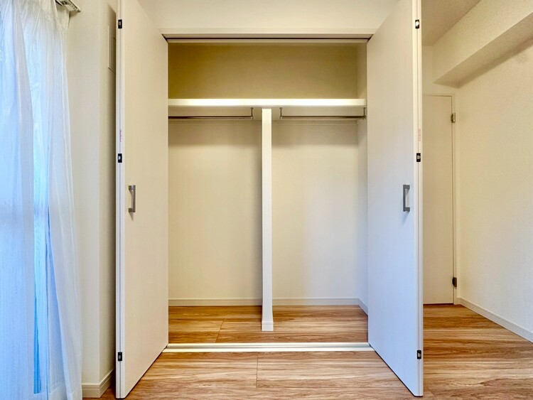 収納 家電やスーツケース、ストック品など何でも片付く嬉しい空間です。