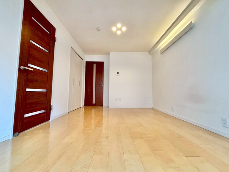 居間 シンプルな内装と偏り過ぎないデザインで統一しました。