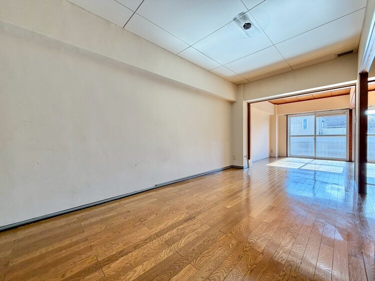 居間 充実した生活は伸びやかな居室空間から始まります。