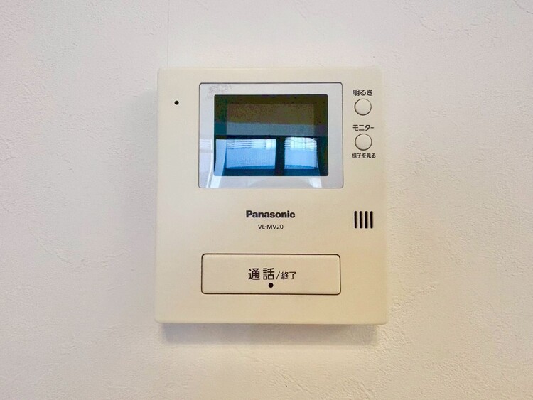 設備 誰が来てもわかる様にモニター付きインターホンを設置。