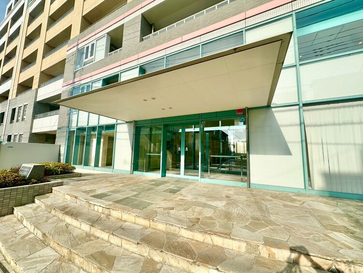 その他 上質感漂う玄関アプローチです。