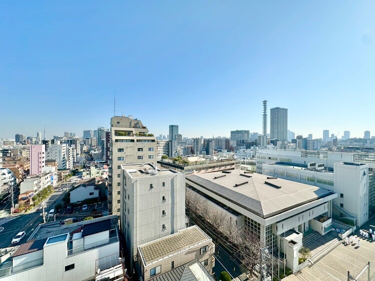 バルコニー 陽当たり・通風・開放感に恵まれた環境です。