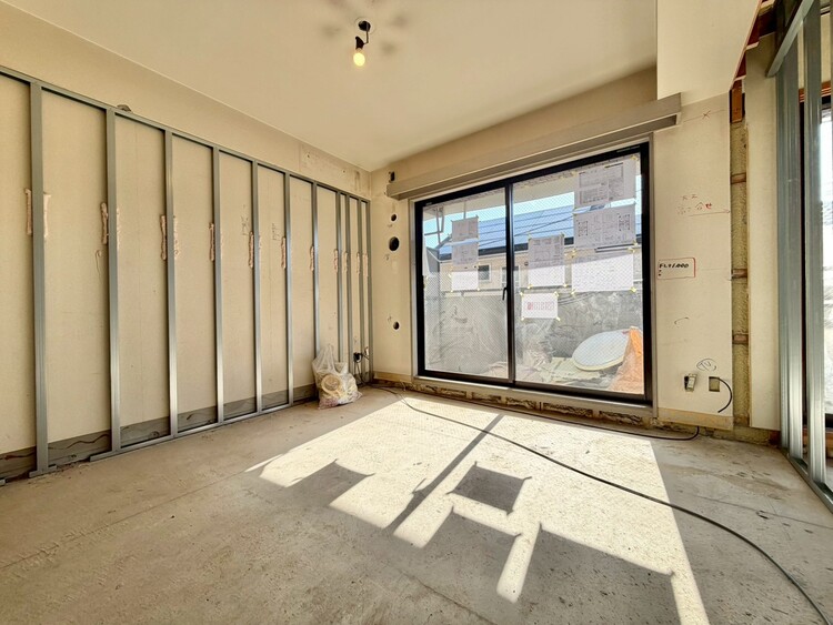 その他 通風・採光に優れ、心地よい光と風が溢れています。※リフォーム前の参考写真です。