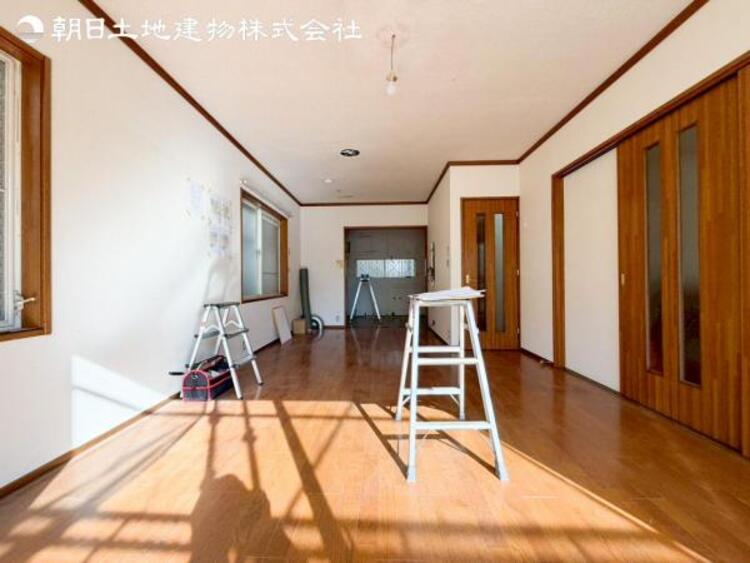 居間 リフォーム中の写真となります