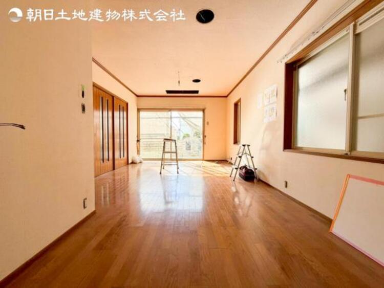 居間 リフォーム中の写真となります