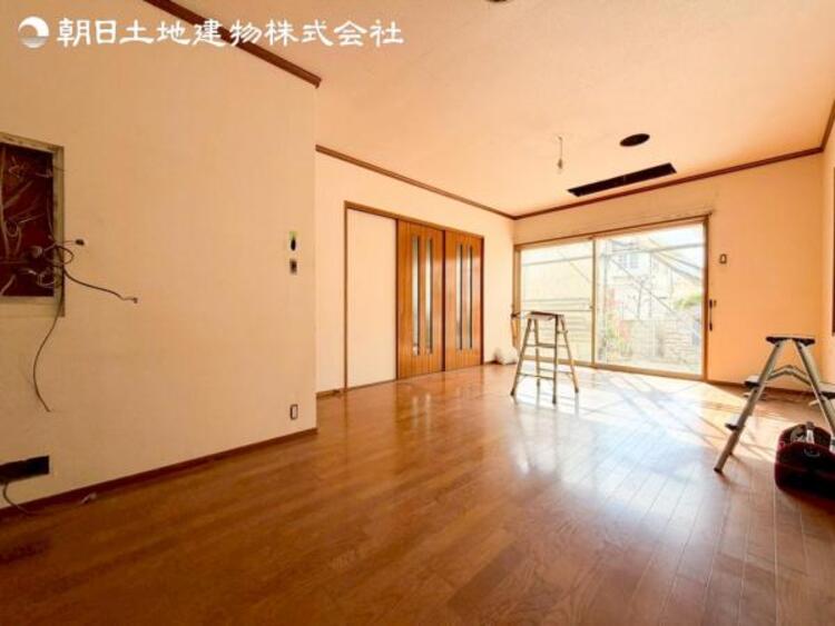 居間 リフォーム中の写真となります