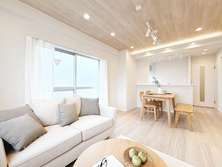 居間 豊かな居住性と、安心感を満たすクオリティが見事に調和した住空間。