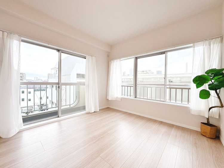 寝室 ベッドも十分に設置するスペースがあります。