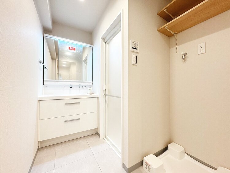 洗面 清潔感と心地よさを重視した、上質感漂うパウダールーム。