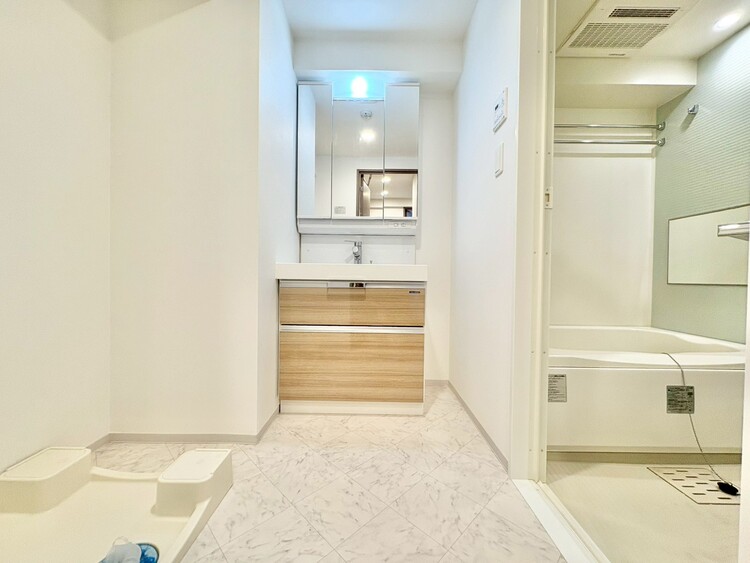 洗面 清潔感と心地よさを重視した、上質感漂うパウダールーム。