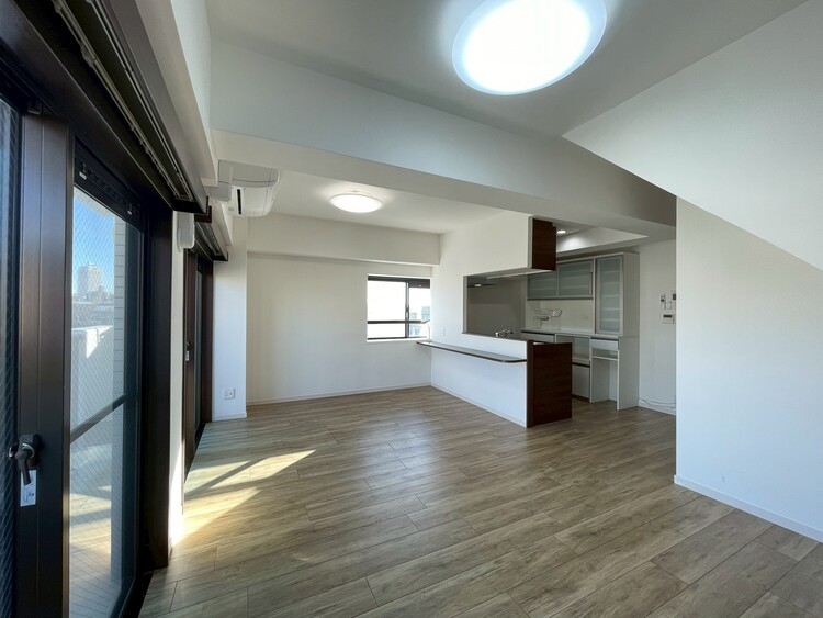 居間 飾り過ぎないシンプルな内装と偏り過ぎないデザインで統一しました。