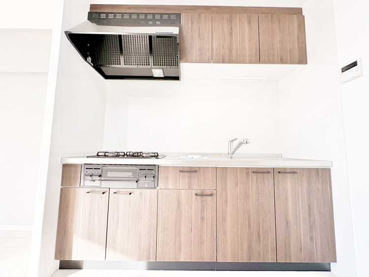 キッチン スマートな意匠と充実の機能を備えたキッチンが、暮らしにおいしい彩りを添えます。