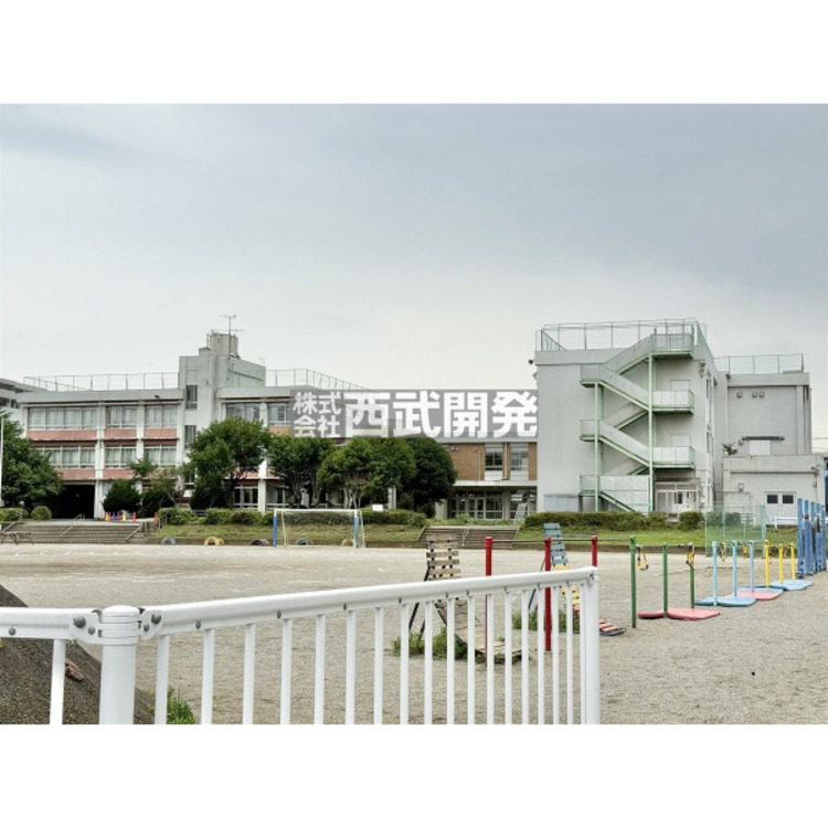 周辺 富士見小学校(約600m)