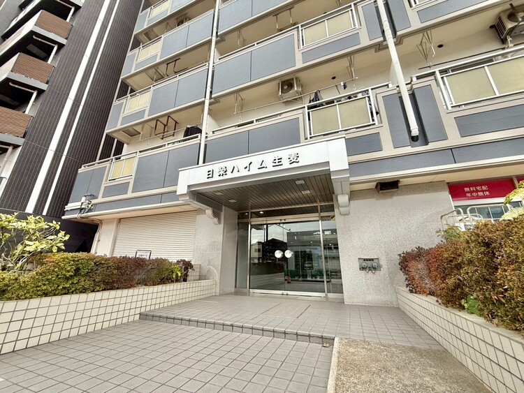 その他 上質感漂う玄関アプローチです。