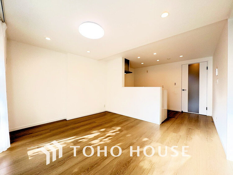 内装 上質な時間を育む暮らしのメインステージ。寛ぎとコミュニケーションを育む居心地のよい場所