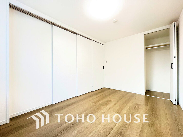 内装 シンプルですっきりとした室内は飽きのこない居心地の良い雰囲気