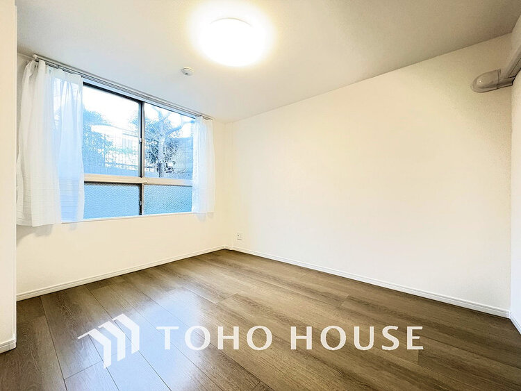 内装 1日の疲れを癒し、心地よく寛げるようゆったりとした広さをしています