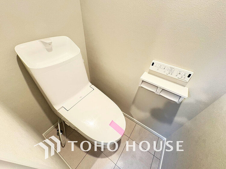 トイレ トイレには快適な温水洗浄便座付