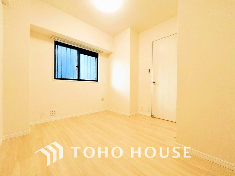 内装 採光もある洋室は、くつろぎのひと時を過ごすのにぴったり