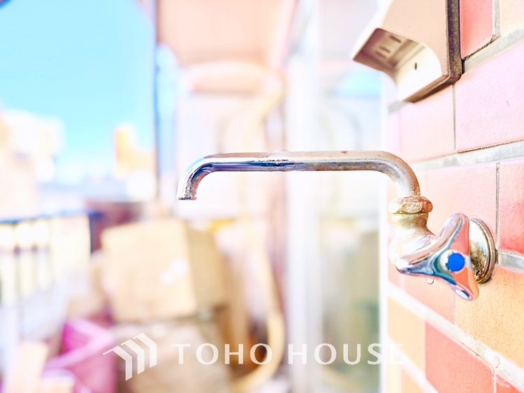 内装 プライベートな時間を大切にできる、落ち着いた洋室。収納も充実し快適な暮らしを実現します。