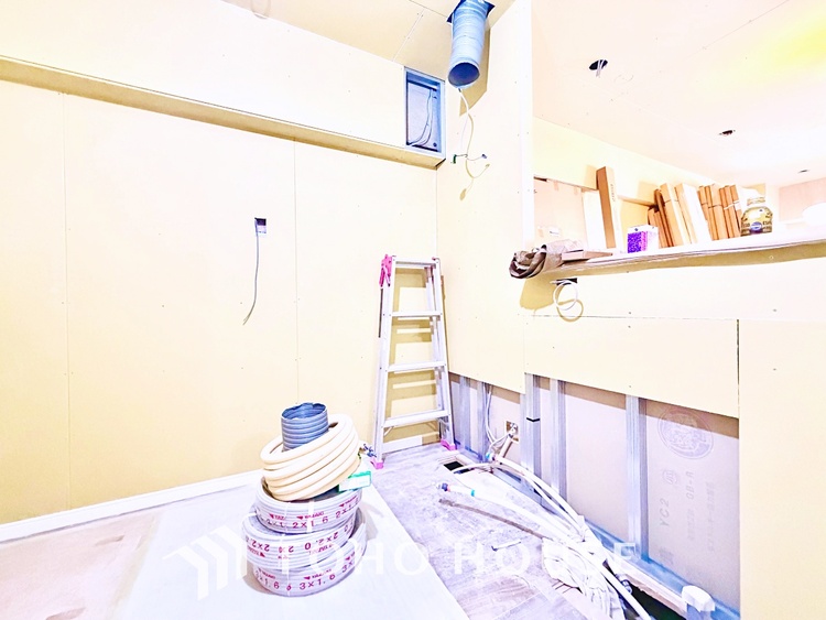 キッチン 家事動線に配慮した、効率的なキッチンレイアウト。調理も片付けもスムーズに行えます。