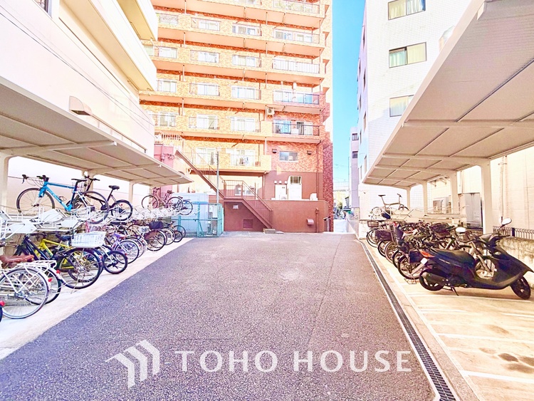 収納 クローゼット完備で、季節物の衣類や小物もきれいに収納できる便利な設計です。