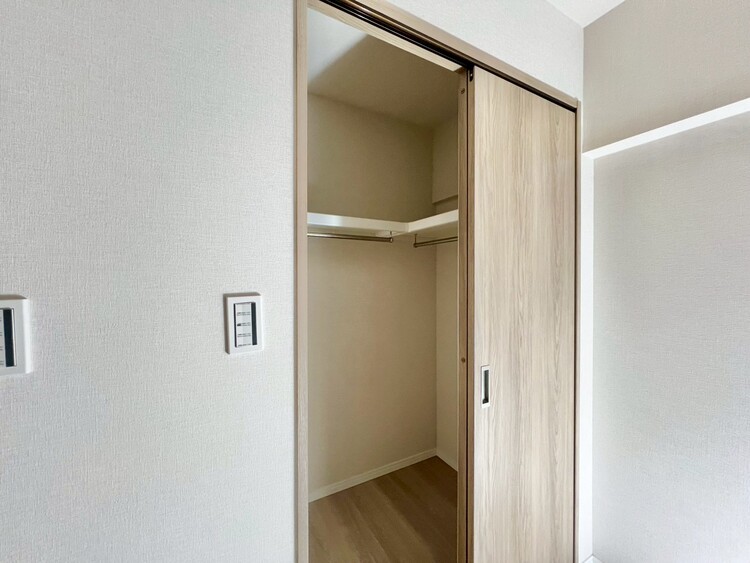 その他 収納スペースが付いていて、お部屋を広く使っていただけます。