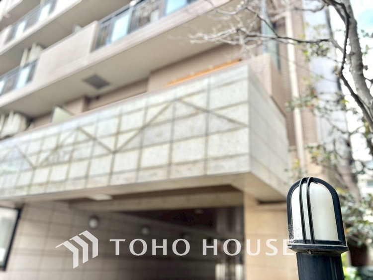 外観 【APPEARANCE】◆眩い◆光が燦々と入り、家族の笑顔を照らす。「いつまでも続いて」と願う夢のような毎日がここにある。