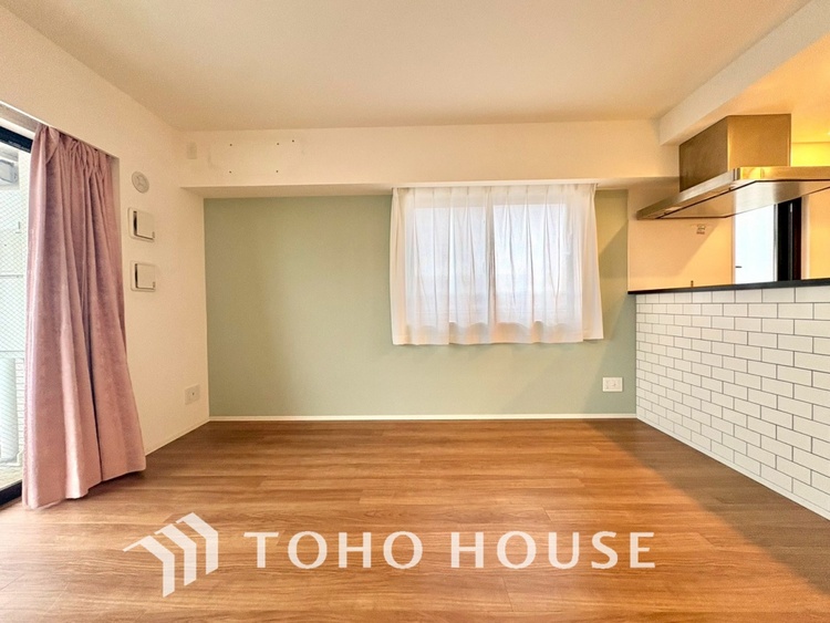 内装 一部リフォーム予定◆陽光◆が差し込む。この開放的なLDKに家族の笑顔が集う。家族が一緒に過ごす空間は明るく、そして居心地よく。