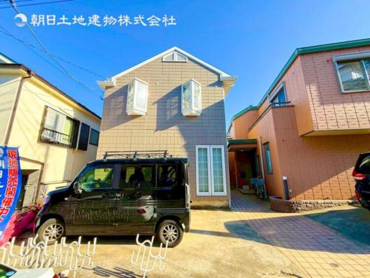 外観 開放感があり日当りも良好です！目の前に広がる開放感とゆとり。暮らしの夢を育む住まいがここにあります！穏やかな風と陽光を導き、プライバシーに配慮された設計プランで居住性を一段と心地よいものにしています！ 