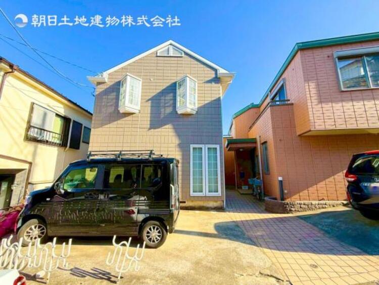 外観 緑に恵まれたエリアで、自然に包まれた穏やかな暮らしを実現！！緑の潤いを感じながらホッと生活できそう。四季の移り変わりを感じられる贅沢な空間で、暮らしの夢を育む、あらたな住生活をスタートしてみませんか？ 