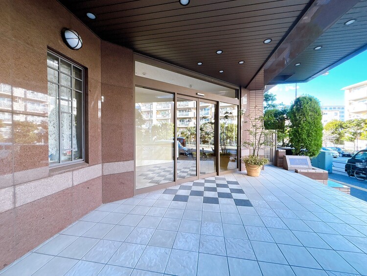 エントランス 外と内をつなぐエントランスは、まさに顔となる場所。