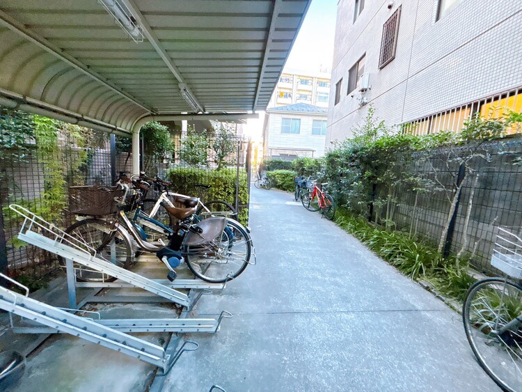 その他 きちんと整備された駐輪場。住む方の心遣いが感じられます。