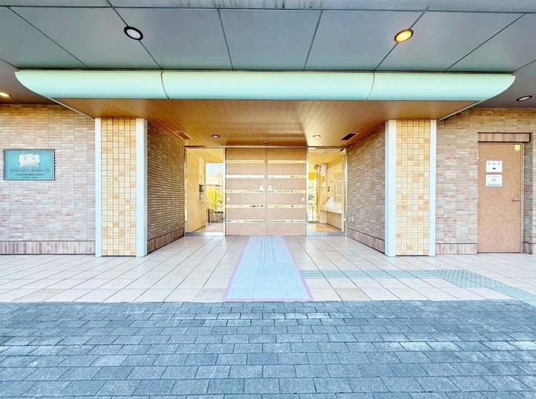 エントランス 外と内をつなぐエントランスは、まさに顔となる場所。