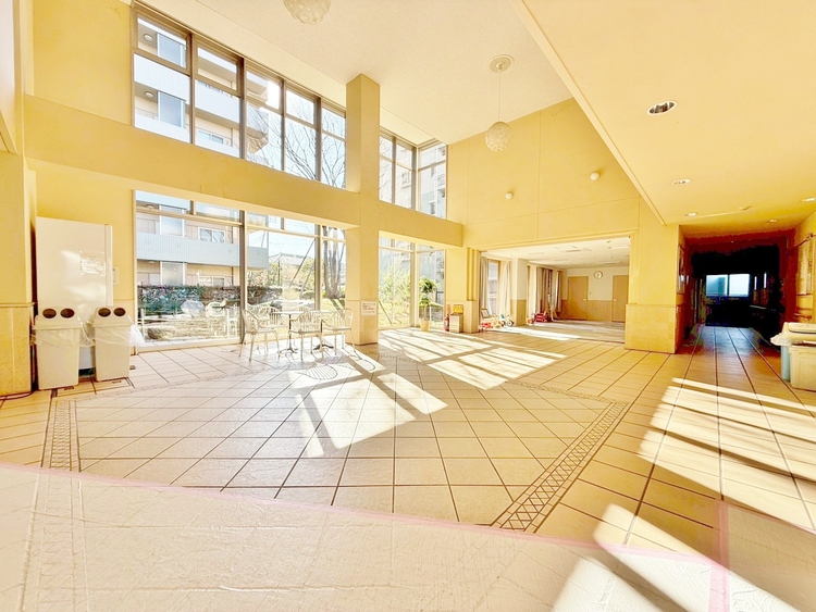 エントランス エントランス内部は、管理が行き届き清潔な共有スペースとなっています。