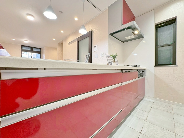 キッチン 洗練されたスタイリッシュなデザイン性と使いやすさを備えた仕様。