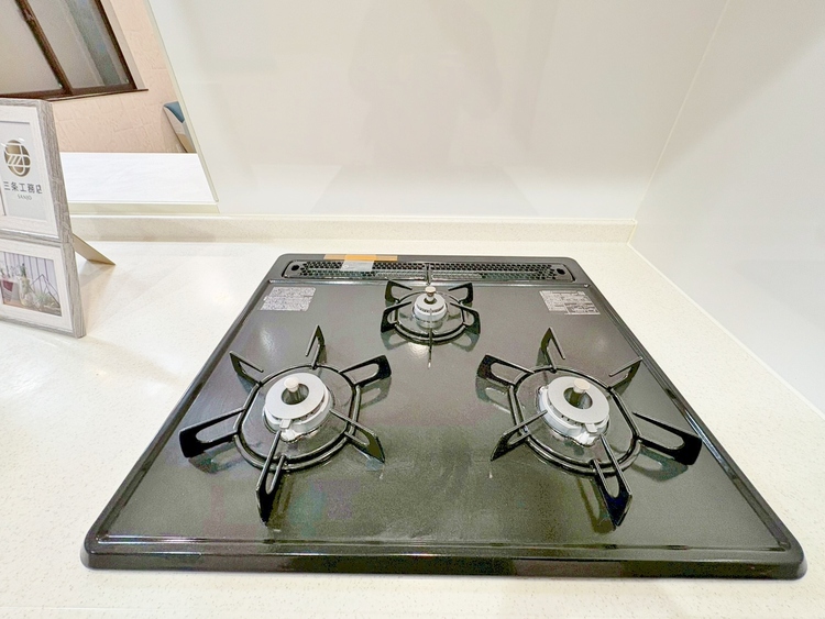 設備 ３口コンロ