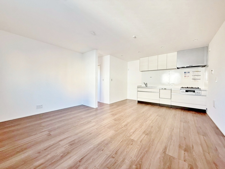 居間 飾り過ぎないシンプルな内装と偏り過ぎないデザインで統一しました。