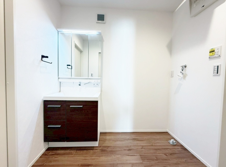 洗面 清潔感と心地よさを重視した、上質感漂うパウダールーム。