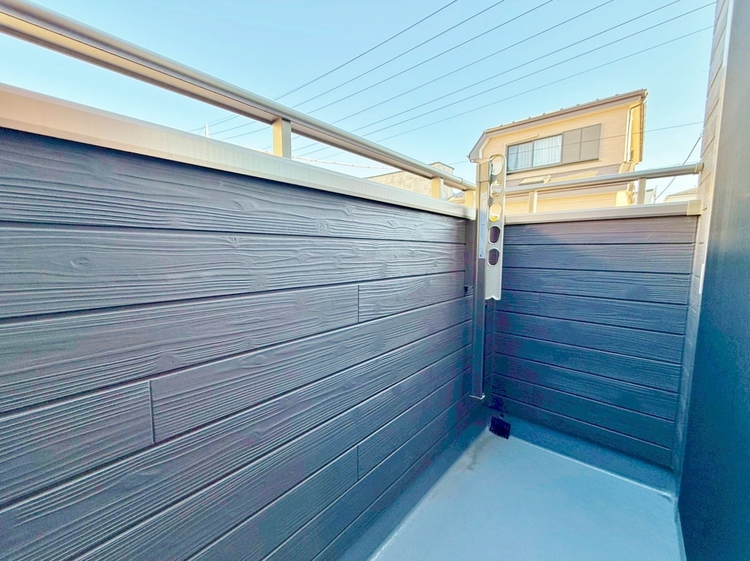 バルコニー 暮らしの中で、光と風を演出してくれるバルコニー。