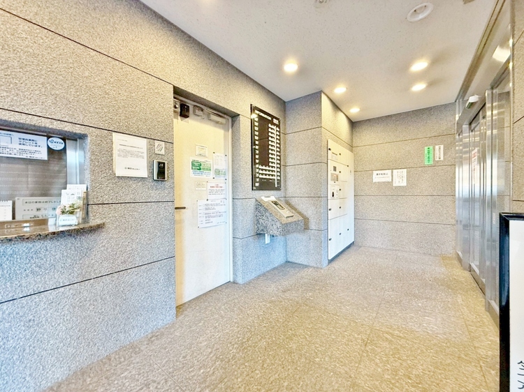 エントランス エントランス内部は、管理が行き届き清潔な共有スペースとなっています。