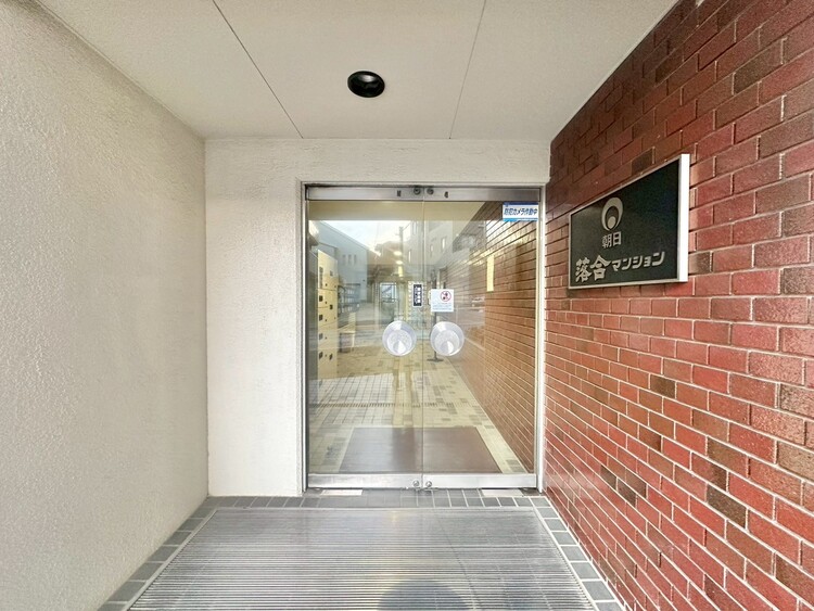 その他 上質感漂う玄関アプローチです。