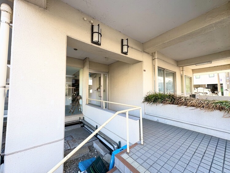 その他 上質感漂う玄関アプローチです。