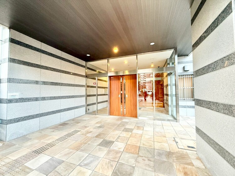 その他 上質感漂う玄関アプローチです。